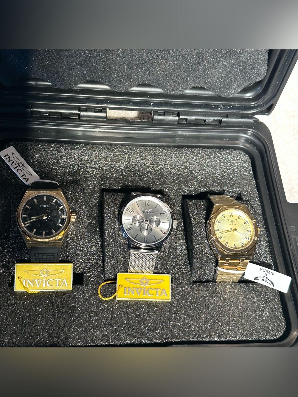 Invicta 4-Watch Collector's Lot with Heavy Duty 3-Slot Dive Impact Case **READ** - Picture 16 of 16